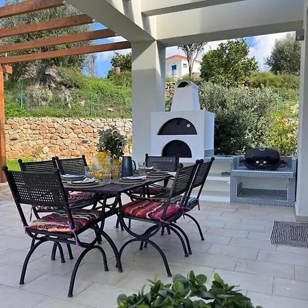 Paradisio Villa Efl