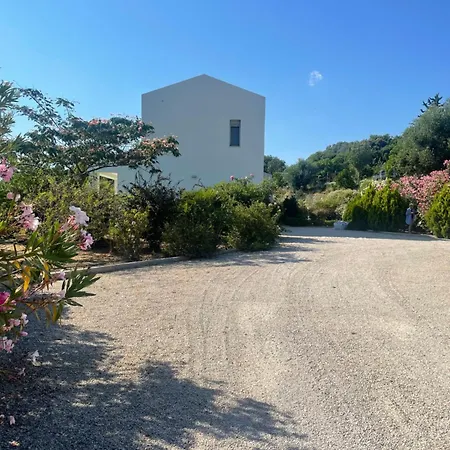 Paradisio Villa Efl